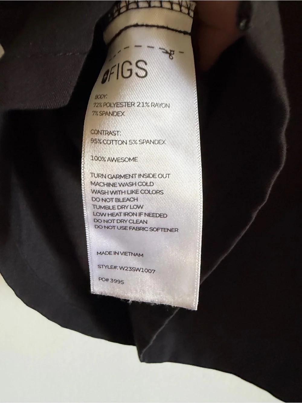 FIGS Technical Collection Black Women’s V-Neck Long Sleeve Classic Scrubs Top - Picture 6 of 6